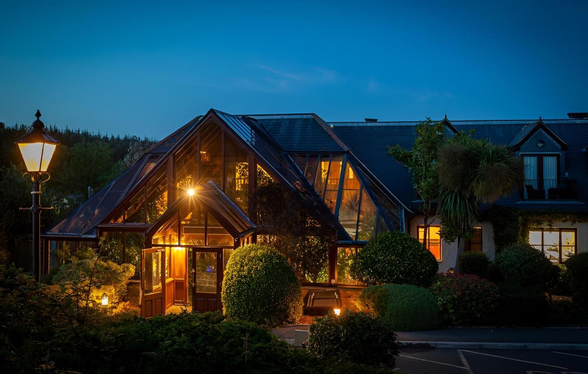 Hustyns Hotel Saint Wenn Exterior foto
